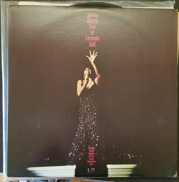 Shirley Bassey – Live At Carnegie Hall vinyl cover art